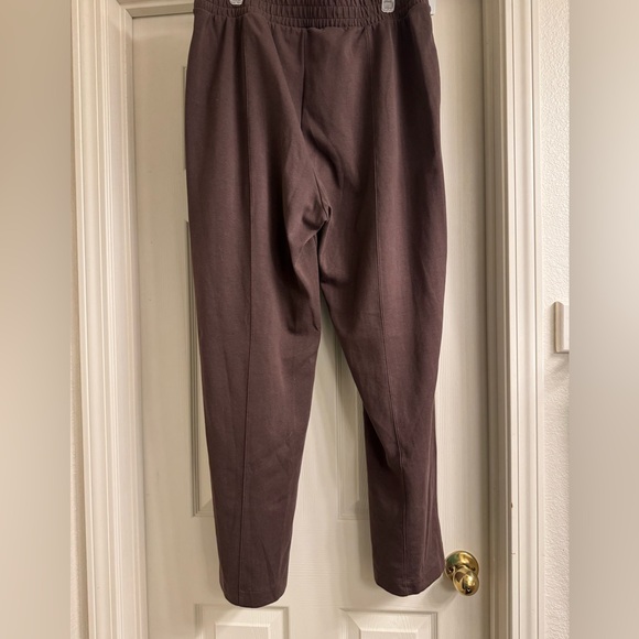 Old Navy High-Waisted Dynamic Fleece Wide-Leg
Pants Size XL - Picture 5 of 7